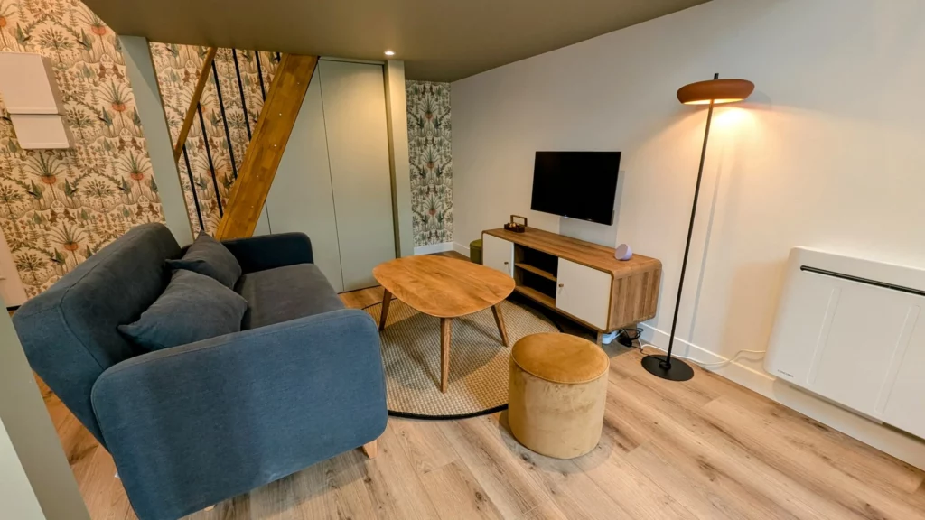 Aménagement petit espace salon à Rennes. Rénovation complète d'un studio