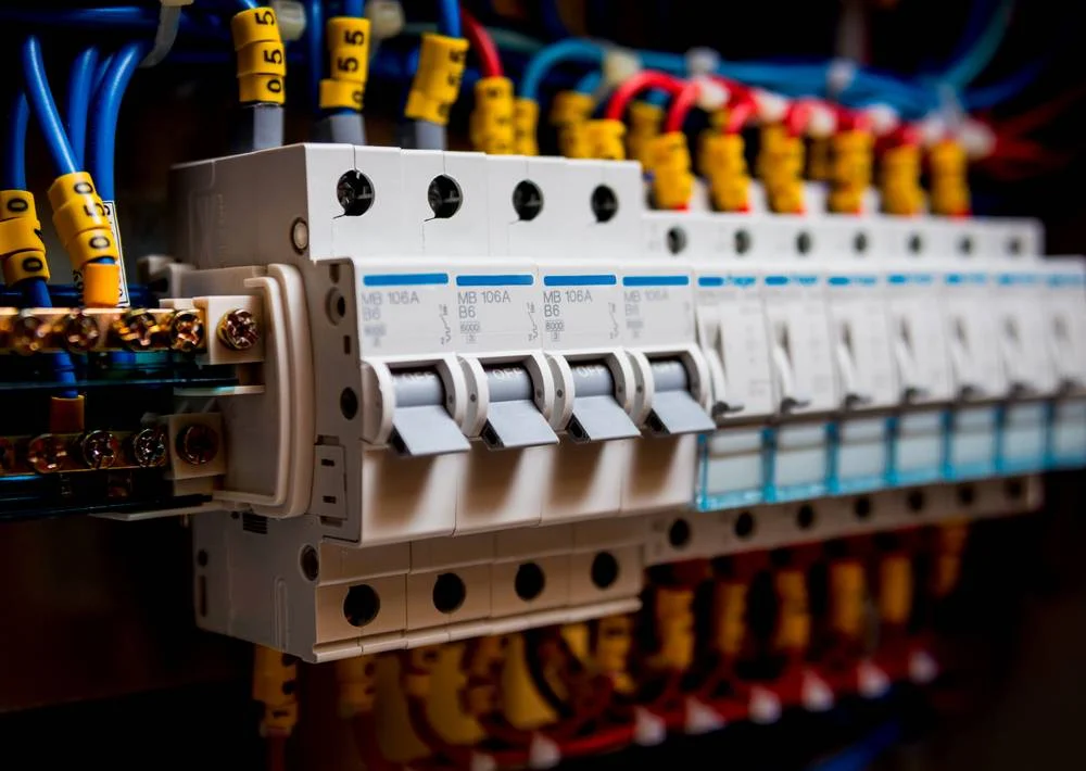 Compteur électrique installé dans un logement